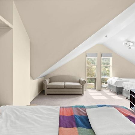 Village Green 2 Bedroom Loft Townhouse With Views Fireplace And Garage Parking Thredbo Exteriér fotografie
